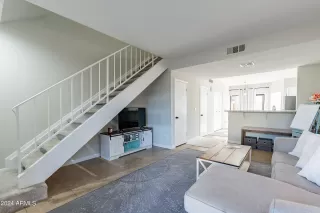 Photo #4: 6658207 Listing