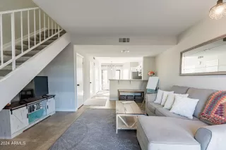 Photo #5: 6658207 Listing