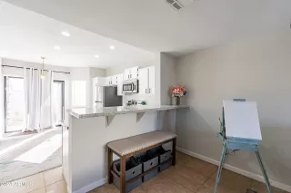 Photo #6: 6658207 Listing