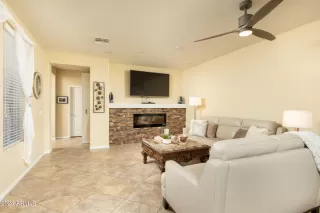 Photo #5: 6658220 Listing 