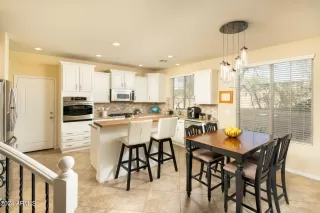 Photo #6: 6658220 Listing 