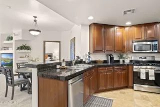 Photo #5: 6658250 Listing 