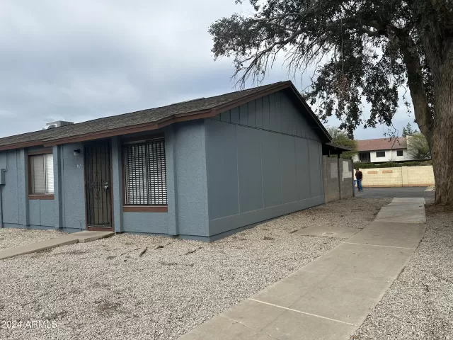 MLS: 6658308 Condo For Sale