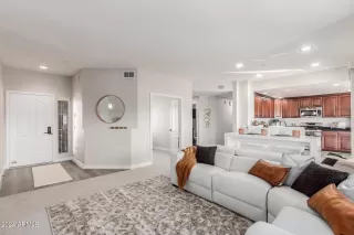 Photo #2: 6658597 Listing