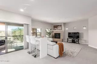 Photo #3: 6658597 Listing