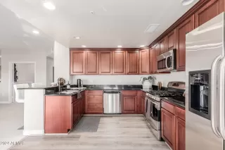 Photo #5: 6658597 Listing