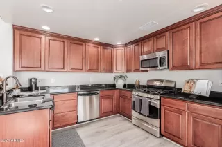Photo #6: 6658597 Listing