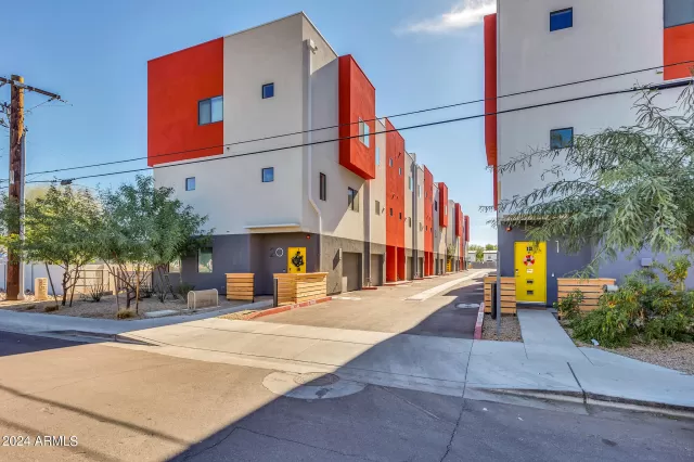 MLS: 6658599 Condo For Sale