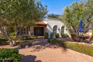 Photo #6: 6658707 Listing