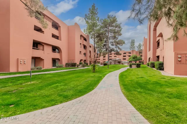 MLS: 6658753 Condo For Sale