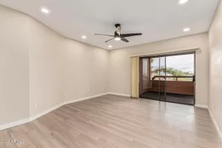 Photo #6: 6658753 Listing 