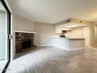 Photo #4: 6658754 Listing