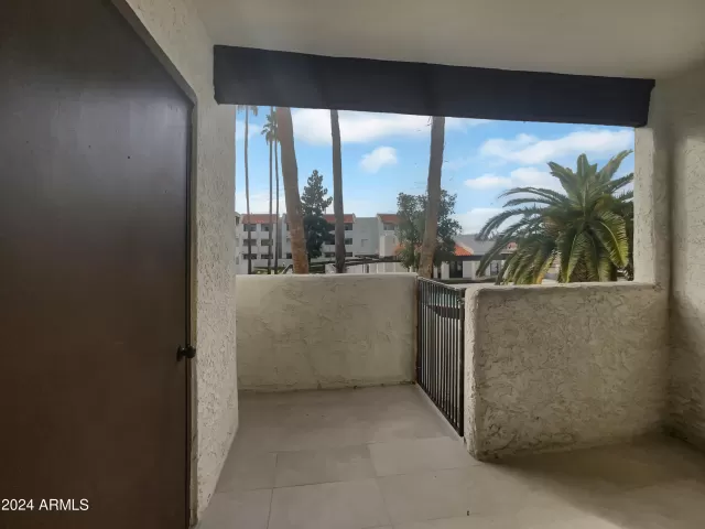 MLS: 6658774 Condo For Sale