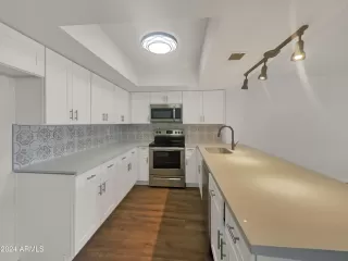 Photo #5: 6658774 Listing 