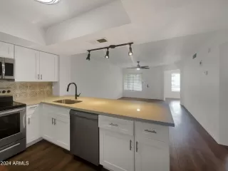 Photo #6: 6658774 Listing 