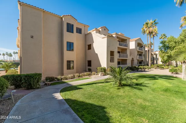 MLS: 6658790 Condo For Sale