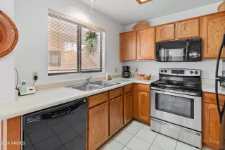 Photo #3: 6658790 Listing