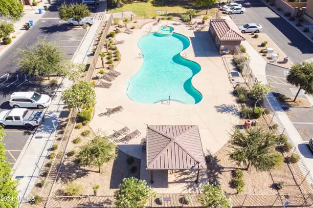 MLS: 6658848 Condo For Sale