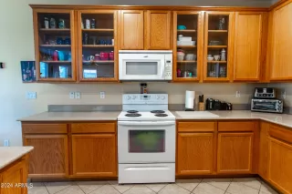 Photo #5: 6658848 Listing