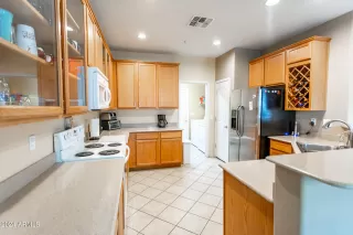 Photo #6: 6658848 Listing