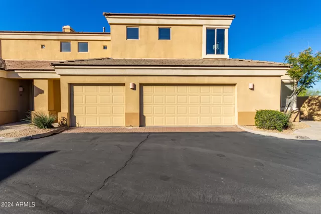 MLS: 6658884 Condo For Sale