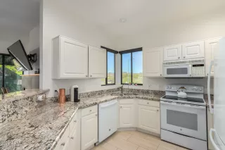 Photo #2: 6658884 Listing