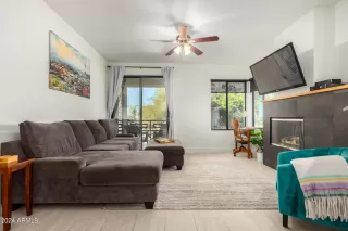 Photo #5: 6658884 Listing