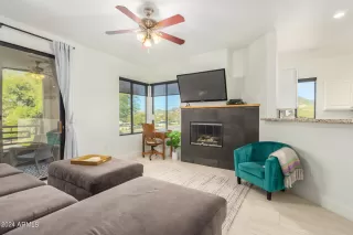 Photo #6: 6658884 Listing