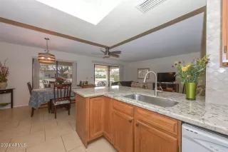 Photo #6: 6658972 Listing 