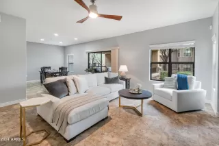 Photo #6: 6659113 Listing