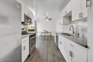 Photo #3: 6659177 Listing