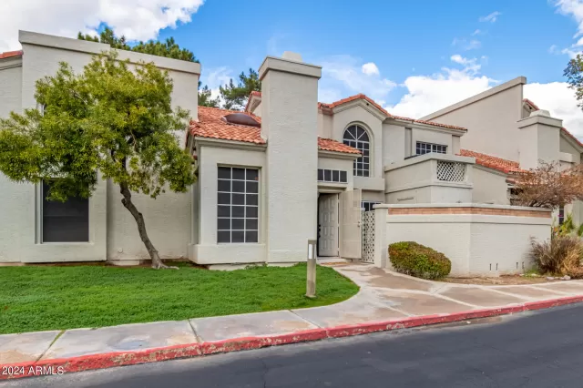 MLS: 6659247 Condo For Sale