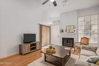 Photo #3: 6659247 Listing