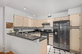 Photo #6: 6659247 Listing