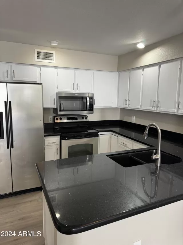 MLS: 6659252 Condo For Sale