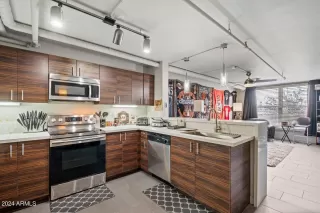 Photo #3: 6659272 Listing 