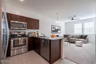 Photo #2: 6659306 Listing