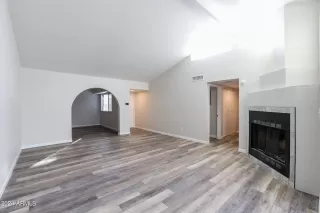 Photo #4: 6659314 Listing