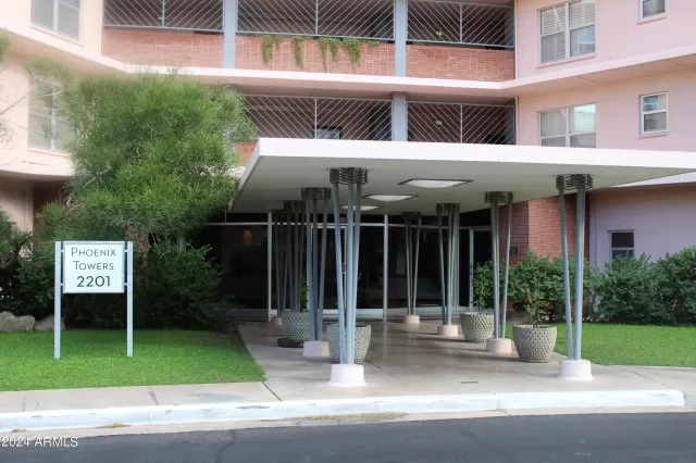 MLS: 6659338 Condo For Sale