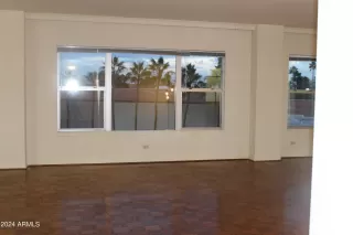 Photo #2: 6659338 Listing