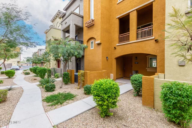 MLS: 6659381 Condo For Sale