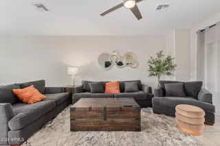 Photo #3: 6659381 Listing