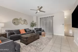 Photo #4: 6659381 Listing