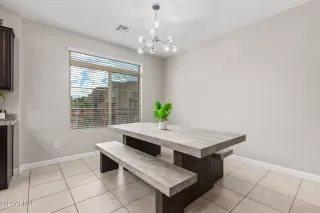 Photo #5: 6659381 Listing