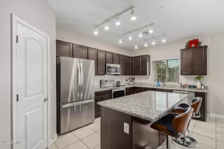 Photo #6: 6659381 Listing