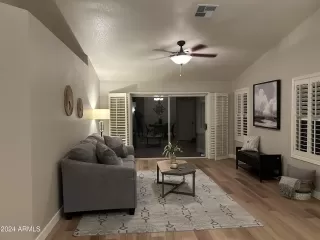 Photo #5: 6659434 Listing