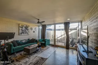 Photo #5: 6659438 Listing 