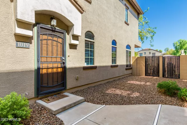 MLS: 6659440 Condo For Sale