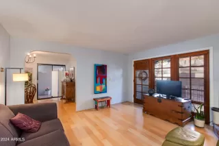 Photo #3: 6659569 Listing