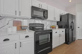 Photo #5: 6659588 Listing